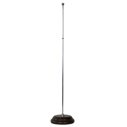 Basetta per gagliardetti. Foto accessorio con base in legno colore noce. Codice 268.