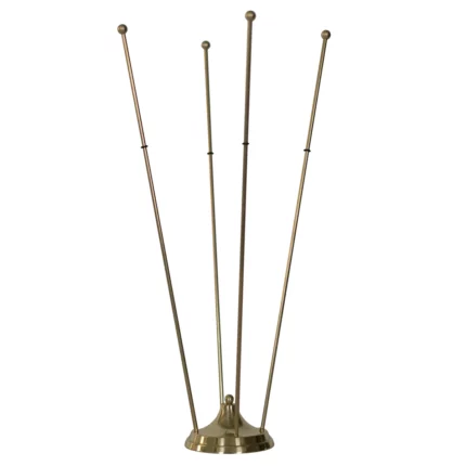 Basetta per gagliardetti. Foto accessorio in ottone lucido a 4 astine. Codice 131-4.